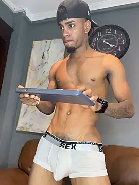 AaronCruz  online show from January 27, 7:24 pm