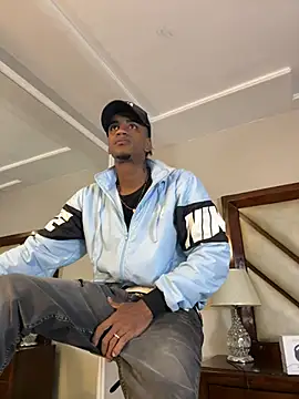 AaronCruz  online show from December 10, 7:22 pm