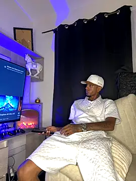 AaronCruz  online show from October 23, 2:04 am