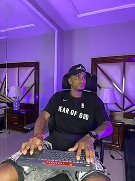 AaronCruz  online show from February 10, 7:38 pm