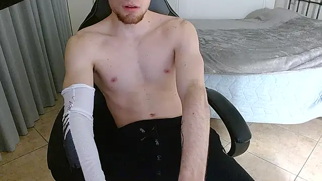 FitGuyDream online show from November 3, 11:28 pm