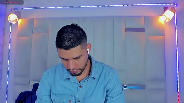 Snapshot of Jacoob19_ chatting on February 21, 3:32 pm Jacoob19  online show from February 21, 3:32 pm