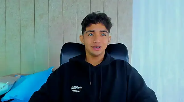 Muichiro tokito1 online show from February 13, 4:00 am