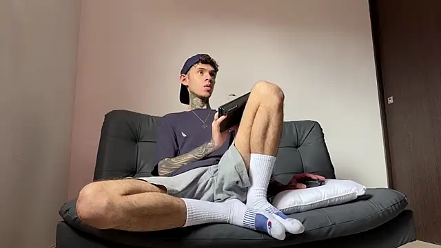 Saturno v online show from March 15, 8:04 am