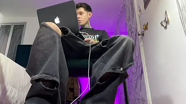 Saturno v online show from December 2, 8:53 pm