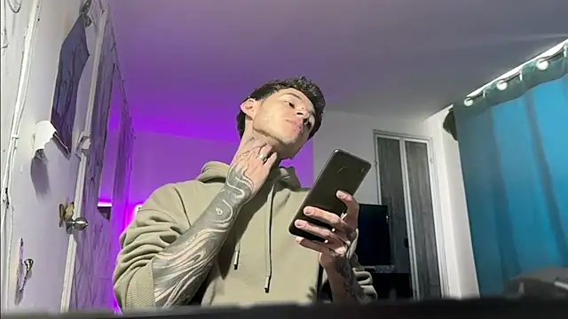 Saturno v online show from December 24, 11:06 am