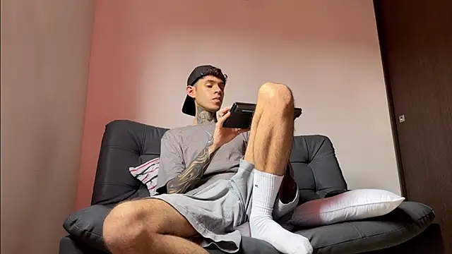 Saturno v online show from March 13, 8:32 pm