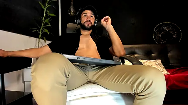 alessandro wye online show from November 20, 2:00 am