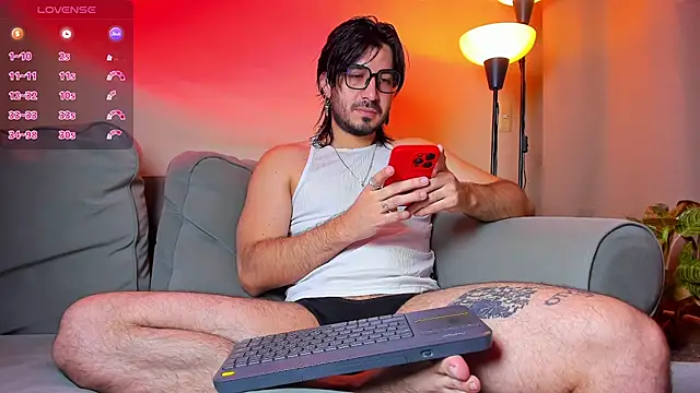 Snapshot of Ackerman_Eren_ chatting on October 9, 10:31 am Ackerman Eren  online show from October 9, 10:31 am