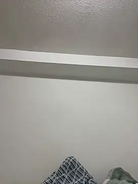 Snapshot of islandvybee55 chatting on January 21, 12:25 am islandvybee55 online show from January 21, 12:25 am