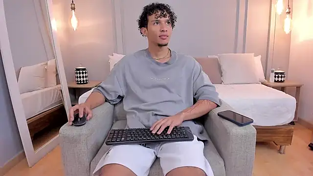 Dominick star online show from October 31, 4:14 am