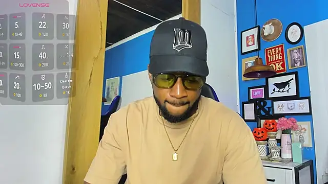 Snapshot of Drake_Nassir4 chatting on October 27, 9:17 pm Drake Nassir4 online show from October 27, 9:17 pm