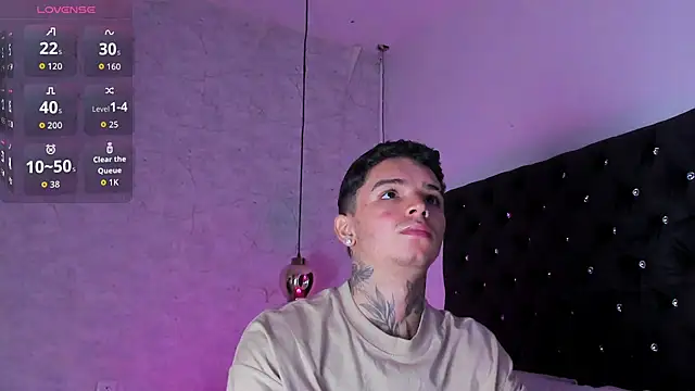 Ian Castillo  online show from October 2, 11:47 am