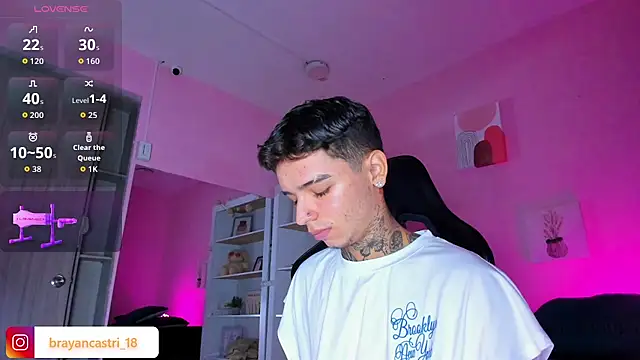 Ian Castillo  online show from October 23, 11:35 am