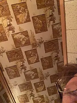 Tonybaloney1972 online show from December 16, 1:11 pm