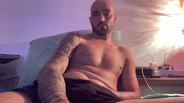 Snapshot of alessandromori91 chatting on September 11, 8:41 pm alessandromori91 online show from September 11, 8:41 pm