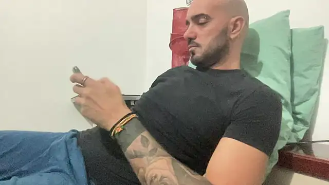 Snapshot of alessandromori91 chatting on September 29, 7:10 pm alessandromori91 online show from September 29, 7:10 pm