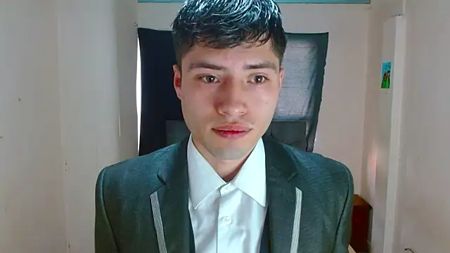 nolanjay  online show from September 15, 9:38 pm