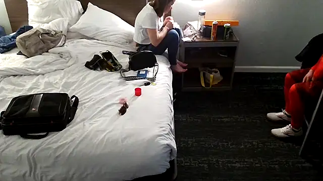 Snapshot of EatMyCake831 chatting on March 5, 12:05 am EatMyCake831 online show from March 5, 12:05 am