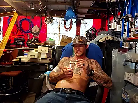 Snapshot of jtw14 chatting on October 19, 2:42 pm jtw14 online show from October 19, 2:42 pm