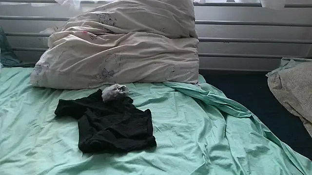 krissraw online show from January 10, 8:40 am