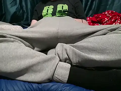 krissraw online show from October 31, 3:41 am