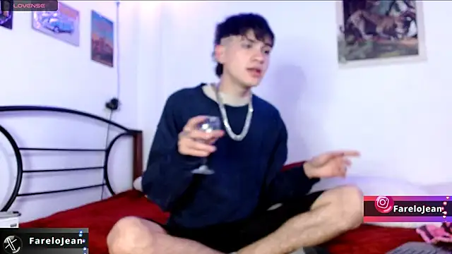 Snapshot of jeanfarelo chatting on December 24, 6:44 am jeanfarelo online show from December 24, 6:44 am