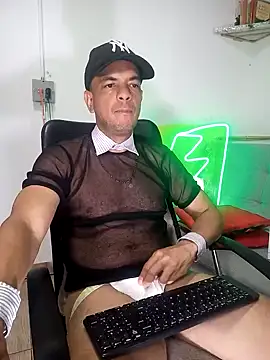 latinmartin73 online show from January 15, 12:41 am