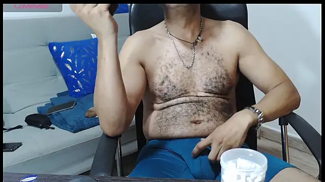 latinmartin73 online show from March 6, 2:08 am