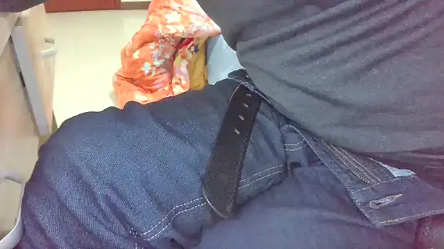 huzi518 online show from March 18, 9:54 pm