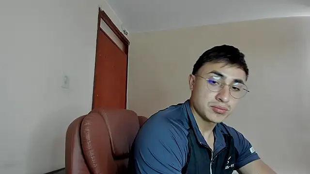 Leoknight online show from March 18, 5:01 pm