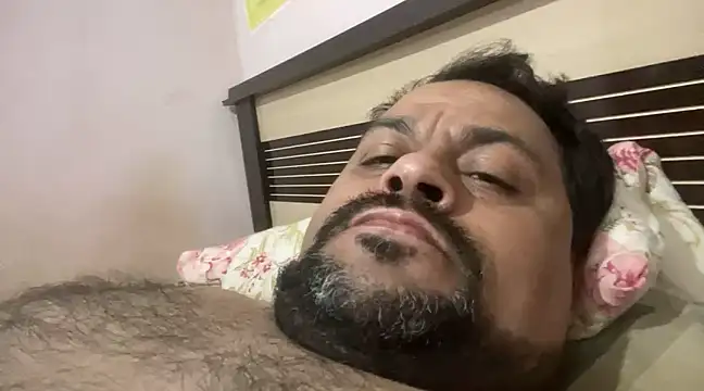 Snapshot of gozador2912 chatting on December 6, 1:44 pm gozador2912 online show from December 6, 1:44 pm