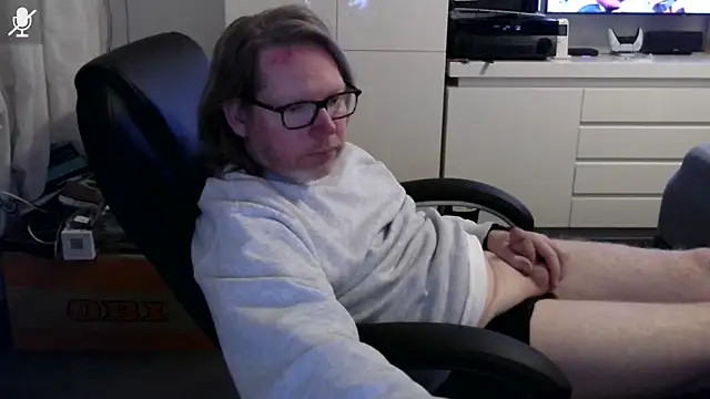 VSteph online show from April 9, 10:27 pm