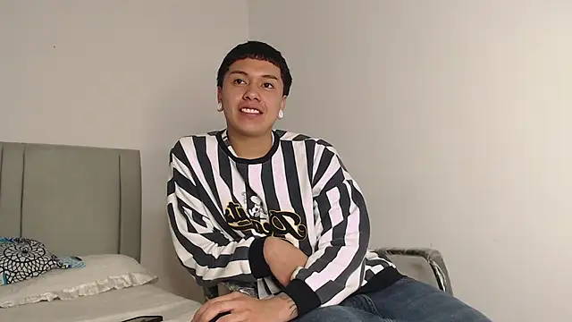 alex-lover online show from February 4, 2:28 am