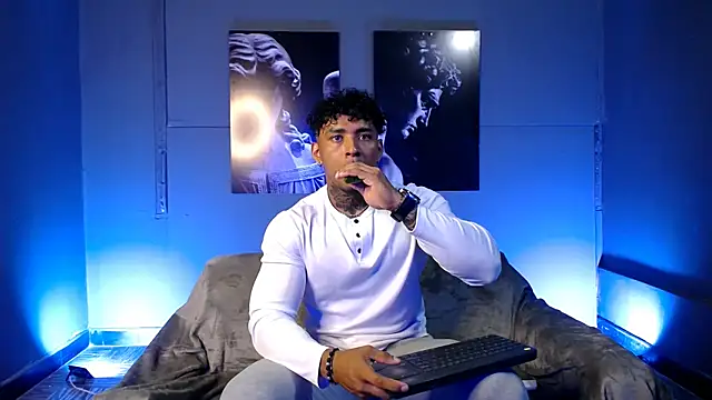 bradley smith online show from November 30, 6:32 pm