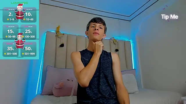 Snapshot of Belami_blake_ chatting on December 9, 2:40 pm Belami blake  online show from December 9, 2:40 pm