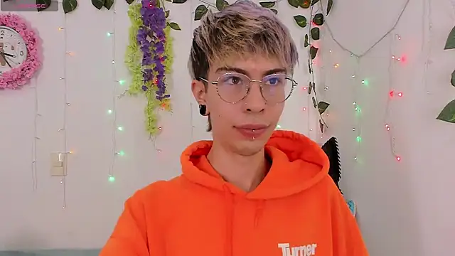  Jakke online show from January 17, 8:26 pm