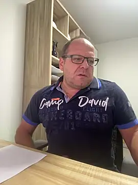 coupleLatinaLovers online show from September 19, 5:08 am