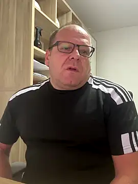 coupleLatinaLovers online show from September 18, 4:58 am