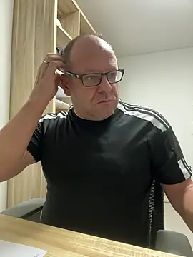 coupleLatinaLovers online show from October 1, 4:49 am