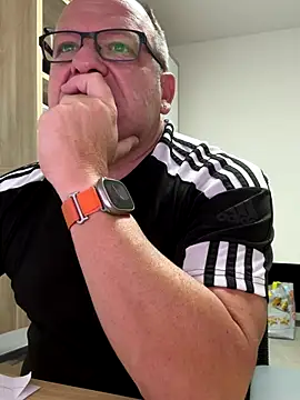 coupleLatinaLovers online show from October 3, 5:12 am