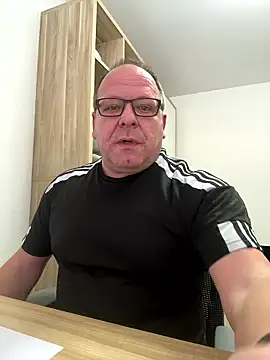 coupleLatinaLovers online show from January 12, 8:18 am