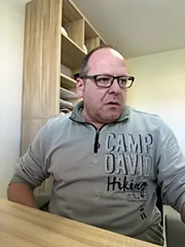 coupleLatinaLovers online show from February 27, 10:49 am