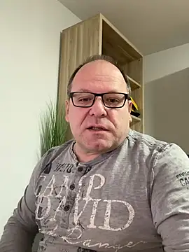 coupleLatinaLovers online show from December 10, 5:39 am