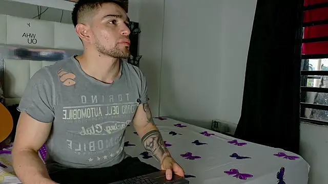 Snapshot of Sexy_Alejandro_ chatting on March 3, 5:02 pm Sexy Alejandro  online show from March 3, 5:02 pm