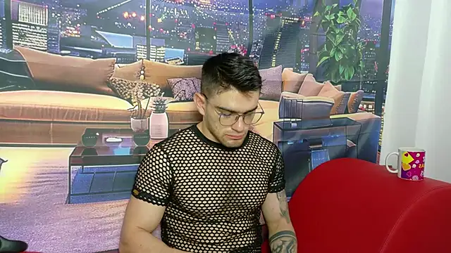 Snapshot of Sexy_Alejandro_ chatting on March 15, 11:19 am Sexy Alejandro  online show from March 15, 11:19 am
