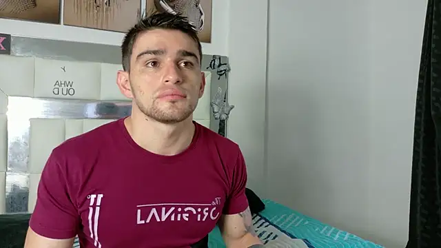 Snapshot of Sexy_Alejandro_ chatting on December 16, 1:00 pm Sexy Alejandro  online show from December 16, 1:00 pm