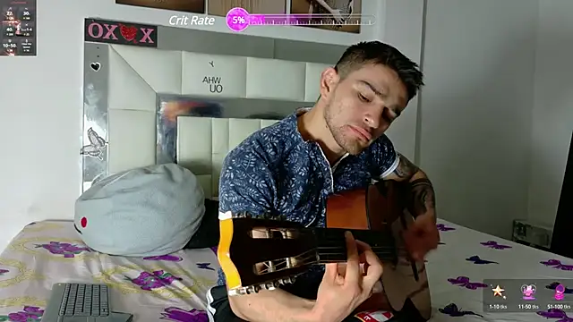 Snapshot of Sexy_Alejandro_ chatting on February 27, 11:20 am Sexy Alejandro  online show from February 27, 11:20 am