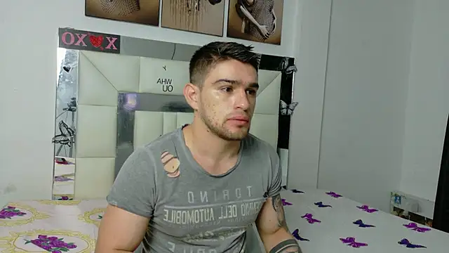 Snapshot of Sexy_Alejandro_ chatting on March 18, 11:00 am Sexy Alejandro  online show from March 18, 11:00 am