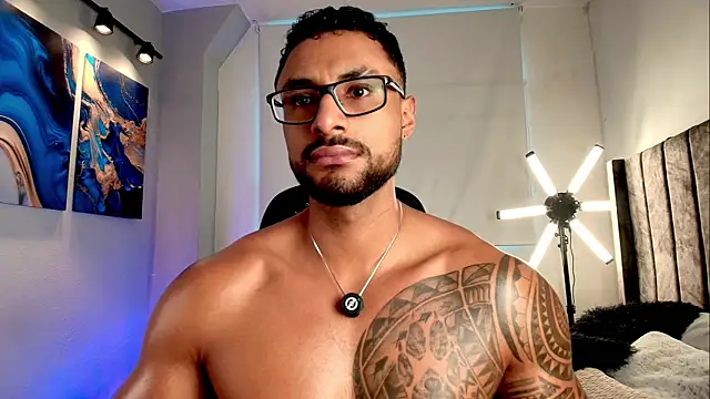 LiamGarcia1 online show from May 29, 4:50 pm